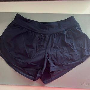 Lululemon Calm tides Lines running short 2.5”